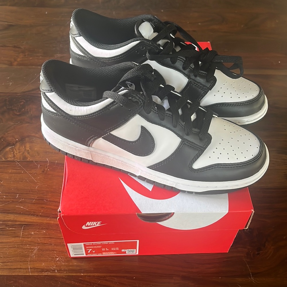 Big Boys’ 7Y -Nike Dunk - Low 🐼